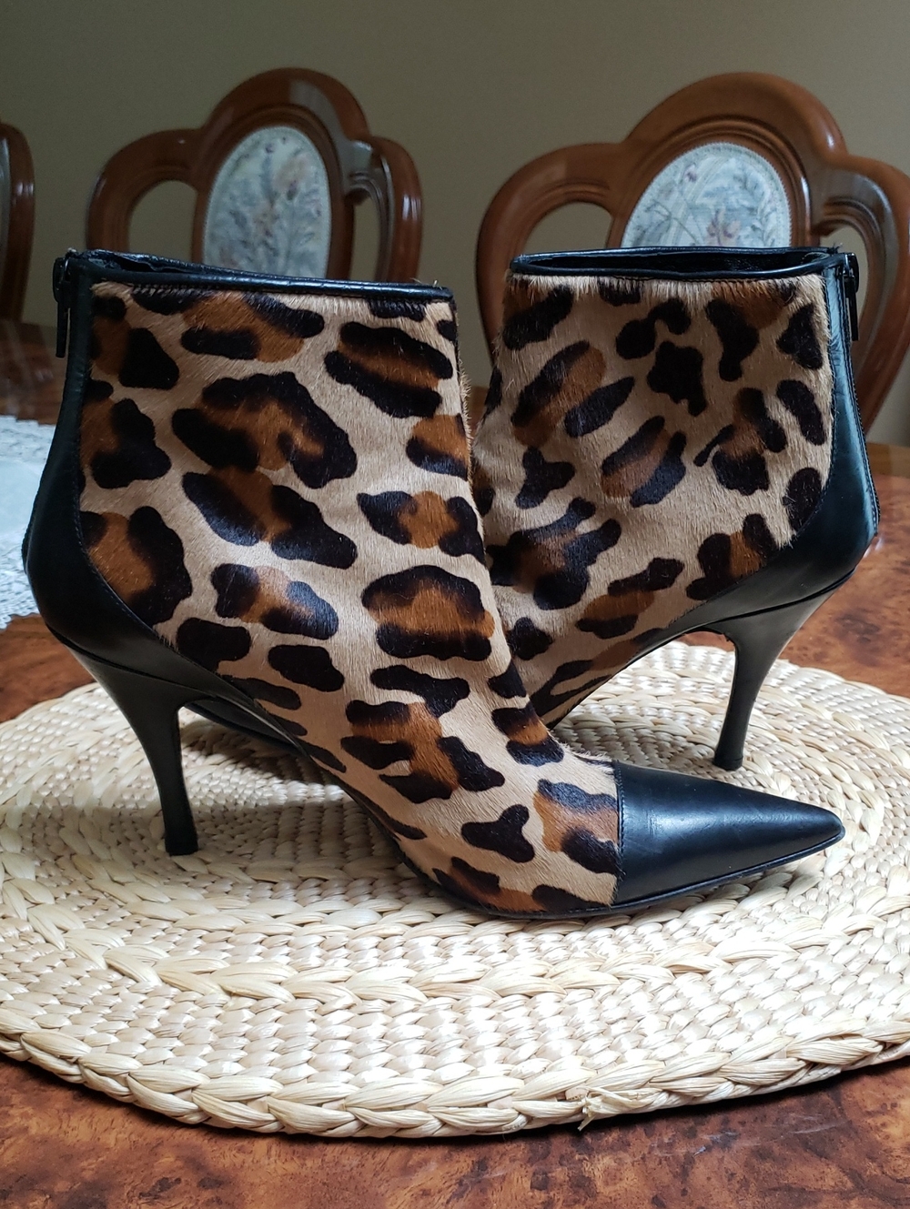 Via Spiga Leather Real Fur Leopard Print Pointed Toe Ankle Boots - Sz.8.5 - Picture 3 of 6